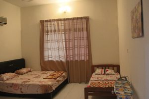 kluang homestay villa master bedroom